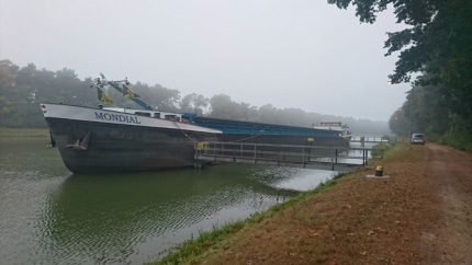pol-el-spelle-wasser-in-schiff-eingedrungen