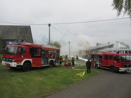 pol-pptr-brand-in-schreinerei-loest-grosseinsatz-der-feuerwehr-aus