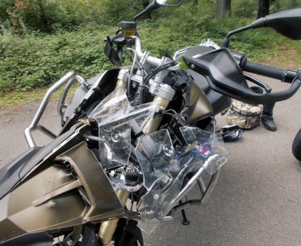 pol-ppwp-biker-landet-in-boeschung
