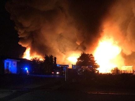pol-hro-brand-beim-ehemaligen-saegewerk