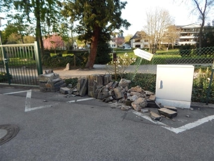 pol-pdmy-verkehrsunfallflucht