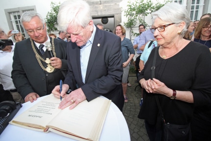 unterschrift_goldenes_buch_gniffke