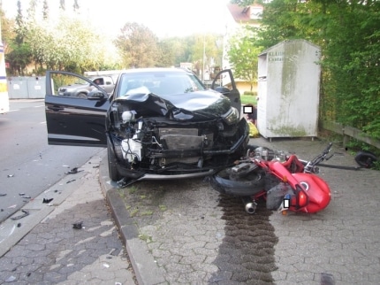 vu-mit-einem-schwerverletzten-motorradfahrer
