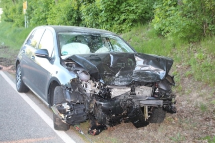 pol-pdmy-verkehrsunfall-mit-drei-schwerverletzten