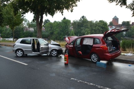 290718unfall-in-stader-stadtgebiet-grossaufgebot