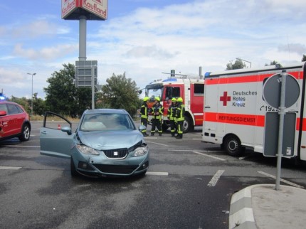 pdwo-rote-ampel-ueberfahren-und-es-krachte-auf-der-kreuzung