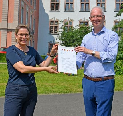 Übergabe Brief Ministerin HubigWEB